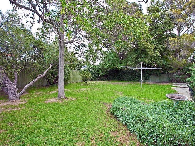 11 Glyde Road, Lesmurdie WA 6076