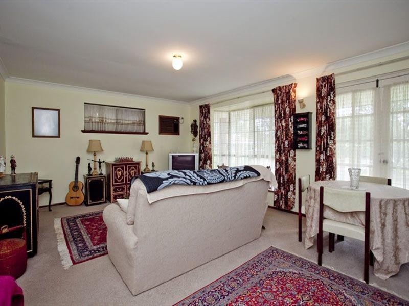 11 Glyde Road, Lesmurdie WA 6076