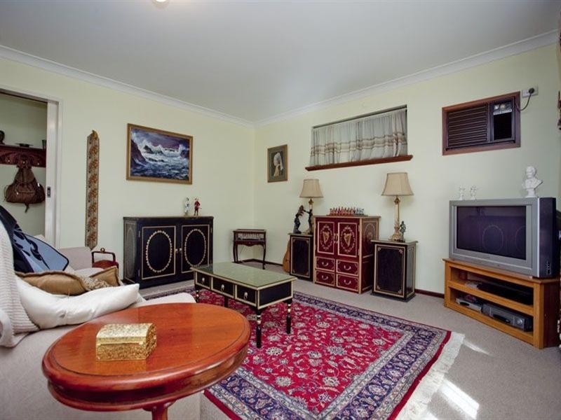 11 Glyde Road, Lesmurdie WA 6076