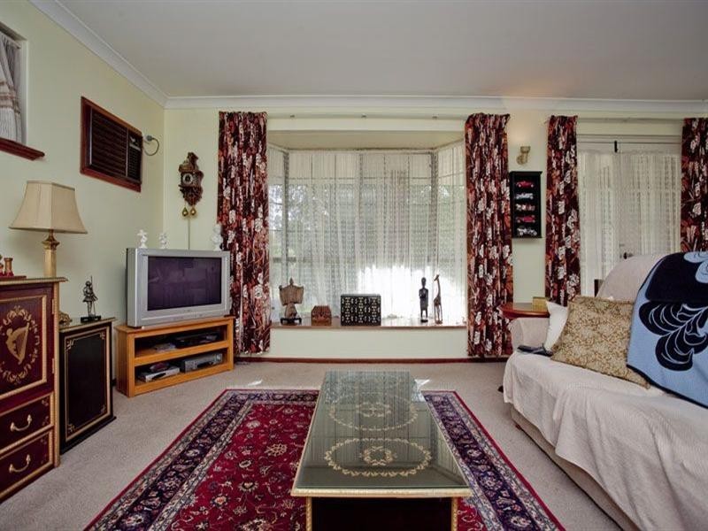 11 Glyde Road, Lesmurdie WA 6076