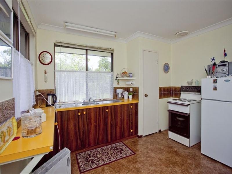 11 Glyde Road, Lesmurdie WA 6076