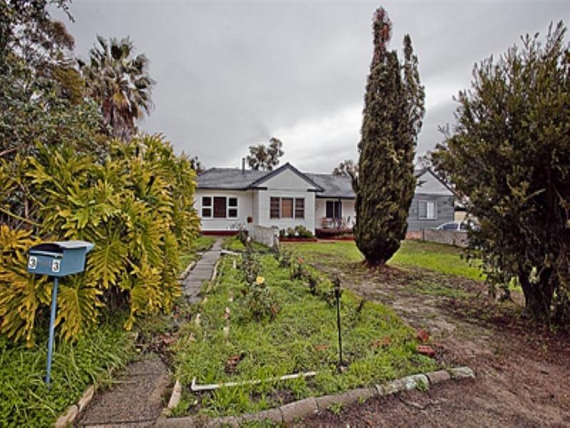 33 Urch Road, Kalamunda WA 6076