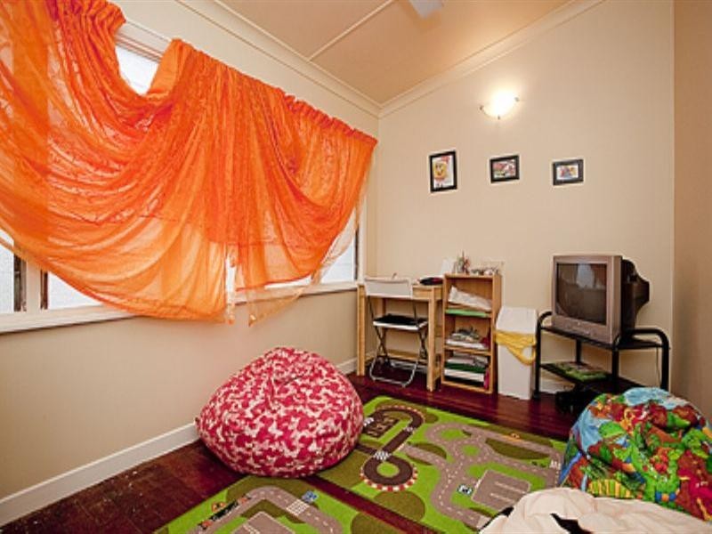 33 Urch Road, Kalamunda WA 6076