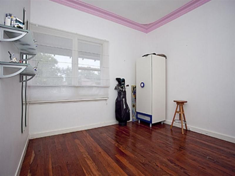 33 Urch Road, Kalamunda WA 6076