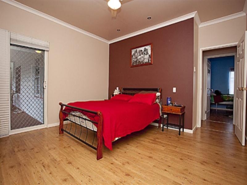 33 Urch Road, Kalamunda WA 6076