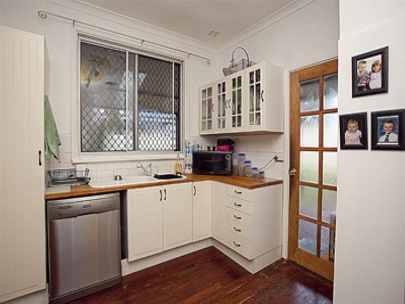 33 Urch Road, Kalamunda WA 6076