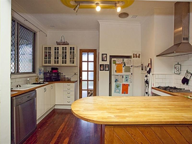 33 Urch Road, Kalamunda WA 6076