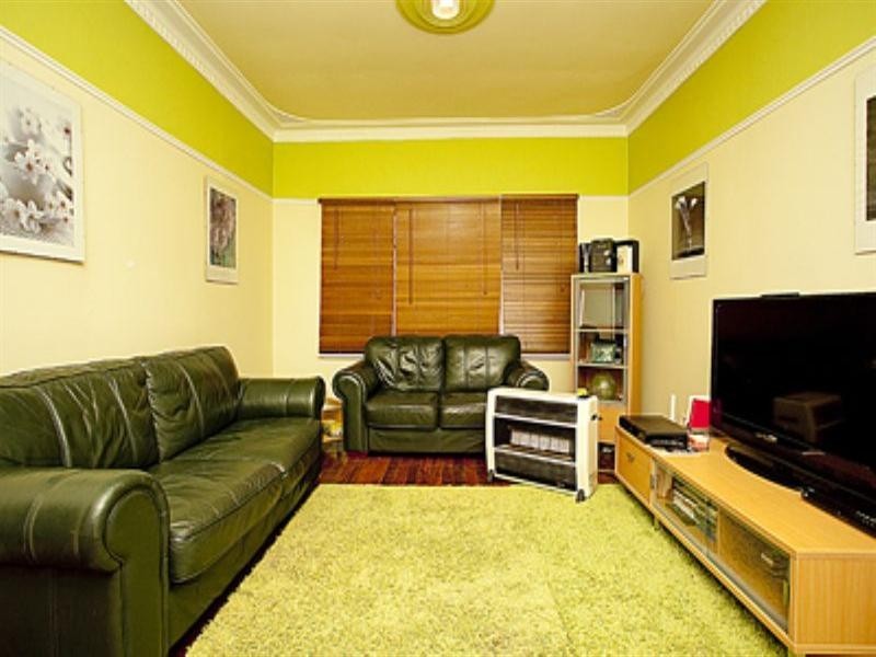 33 Urch Road, Kalamunda WA 6076