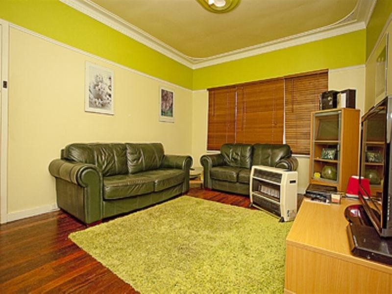 33 Urch Road, Kalamunda WA 6076