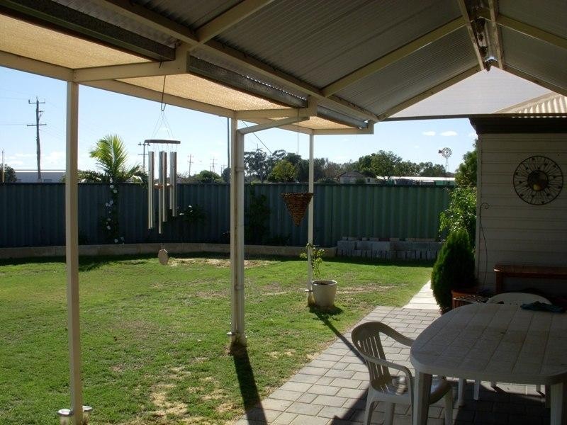 212 Adelaide Street, High Wycombe WA 6057