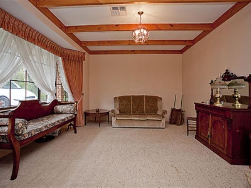 5 Urch Road, Kalamunda WA 6076