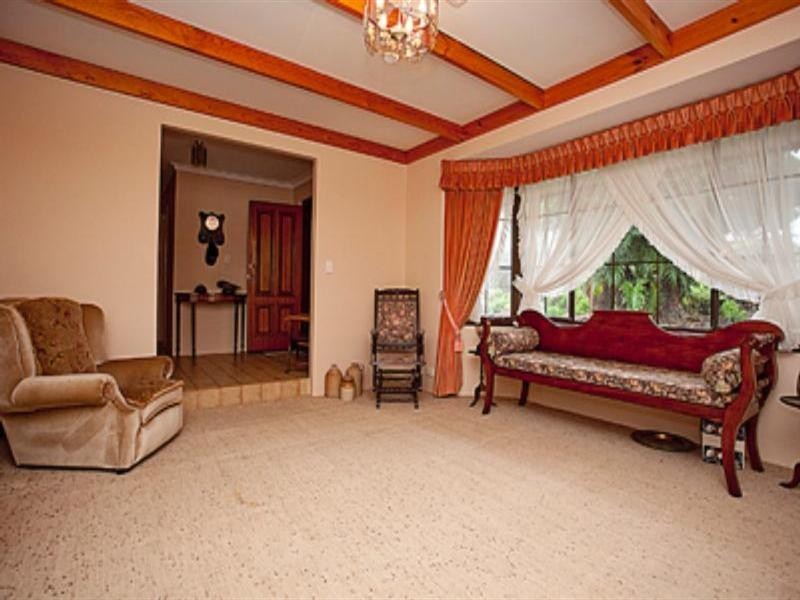 5 Urch Road, Kalamunda WA 6076