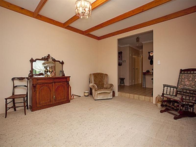 5 Urch Road, Kalamunda WA 6076