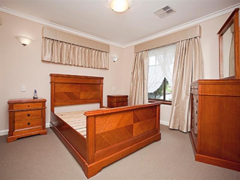 5 Urch Road, Kalamunda WA 6076