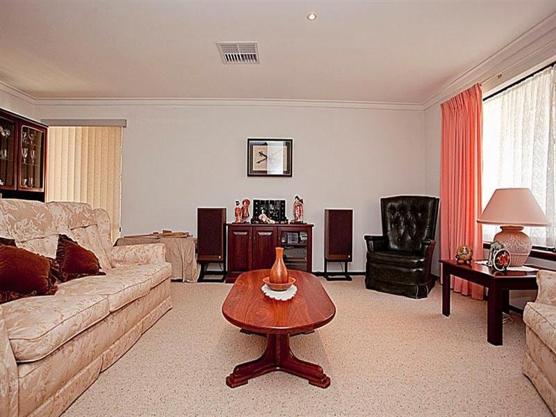 6 Tom Millar Close, Kalamunda WA 6076