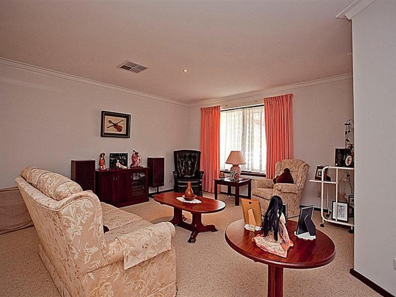 6 Tom Millar Close, Kalamunda WA 6076