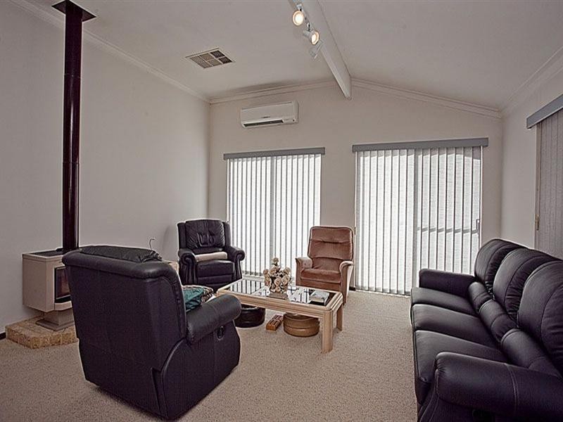 6 Tom Millar Close, Kalamunda WA 6076