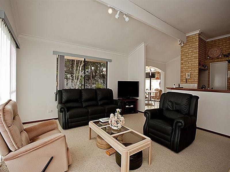 6 Tom Millar Close, Kalamunda WA 6076