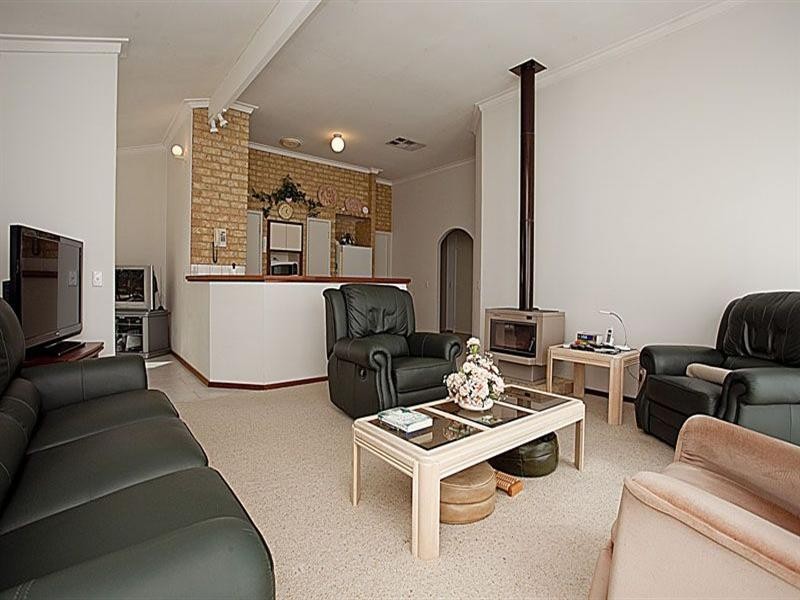 6 Tom Millar Close, Kalamunda WA 6076