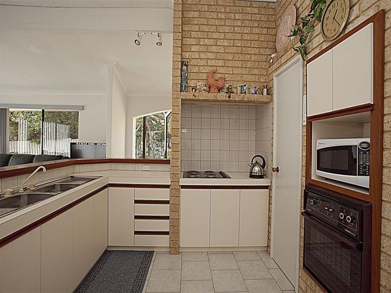 6 Tom Millar Close, Kalamunda WA 6076