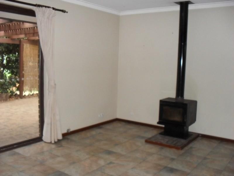 28 Barwon Street, Lesmurdie WA 6076