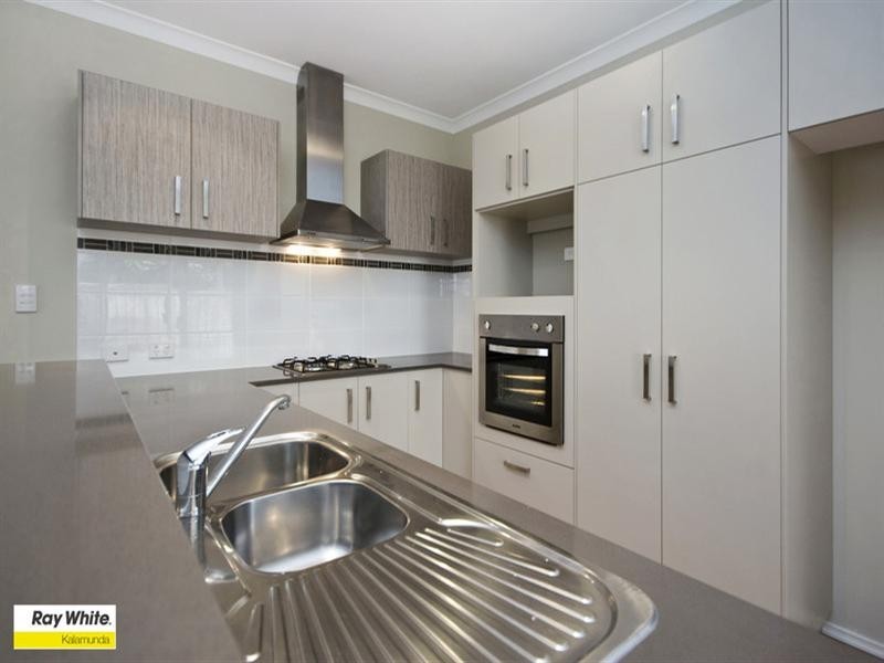 U2/14 Heath Road, Kalamunda WA 6076