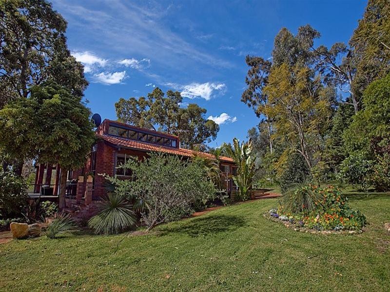 48 West Terrace, Kalamunda WA 6076