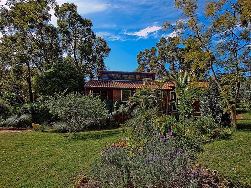 48 West Terrace, Kalamunda WA 6076