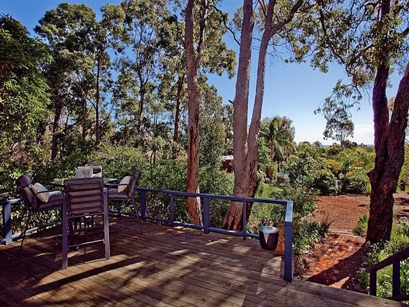 48 West Terrace, Kalamunda WA 6076
