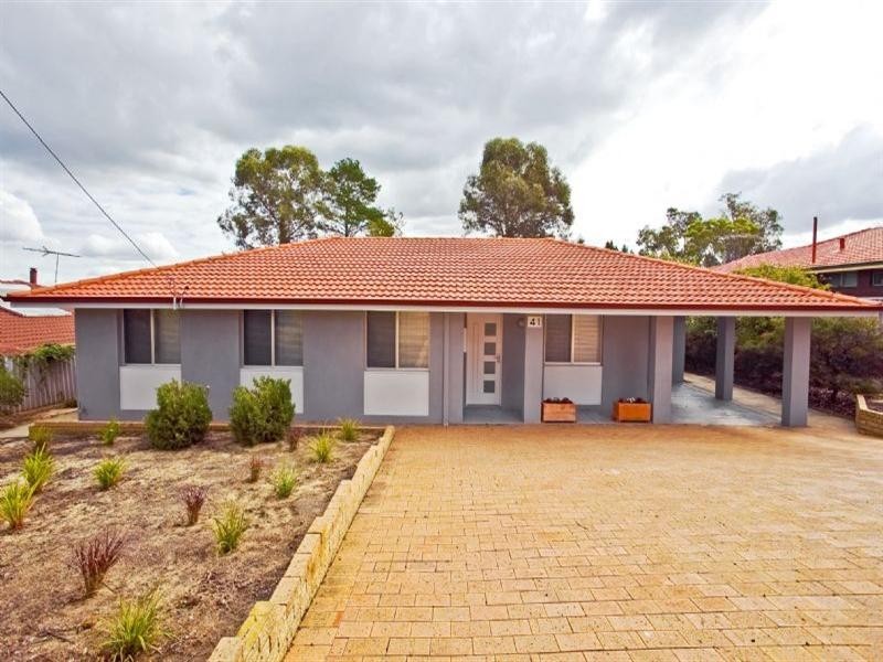 41 Bridgwood Road, Lesmurdie WA 6076