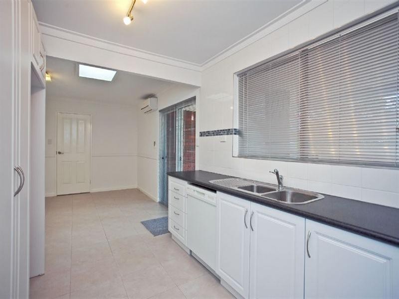 41 Bridgwood Road, Lesmurdie WA 6076