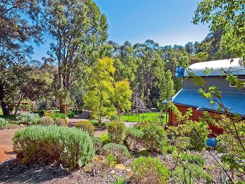 601 Mundaring Weir Road, Mundaring WA 6073