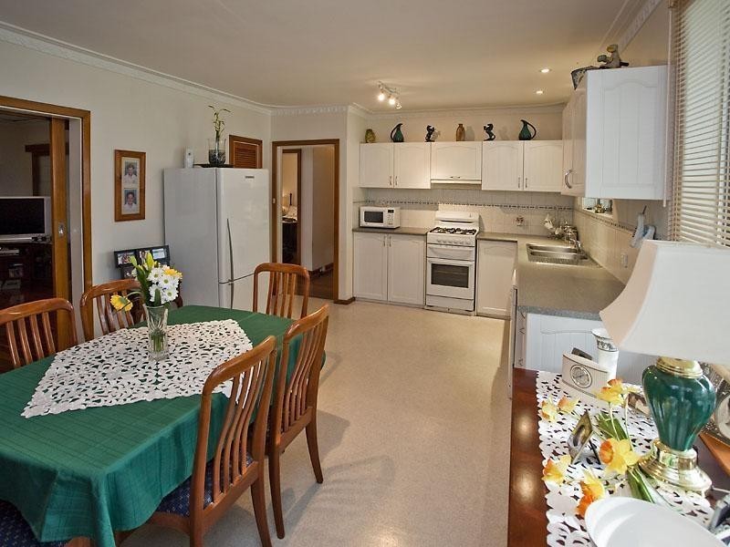 31 Berkshire Road, Forrestfield WA 6058