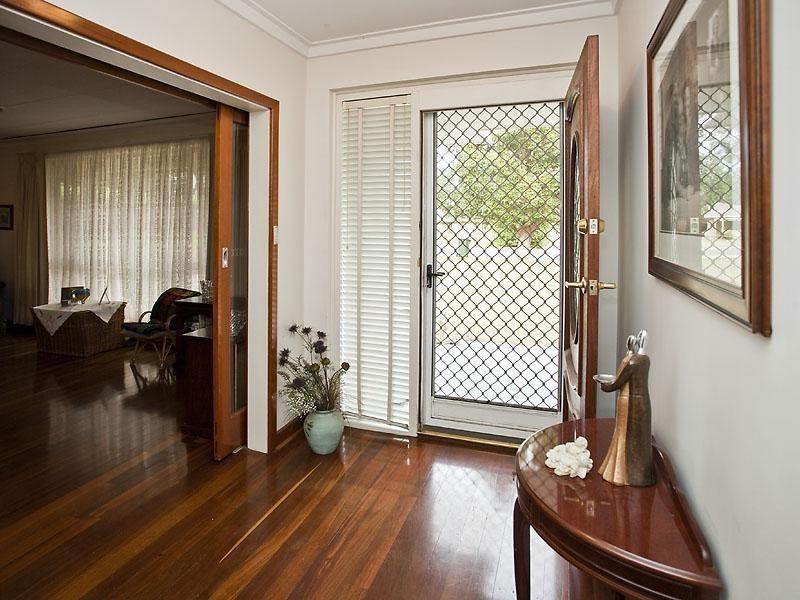 31 Berkshire Road, Forrestfield WA 6058