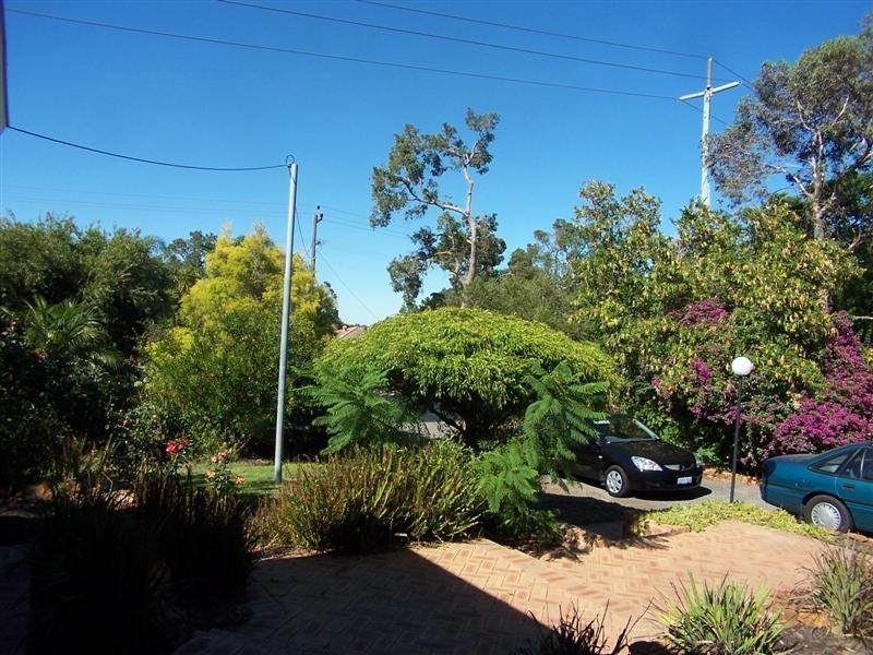 82 Cotherstone Road, Kalamunda WA 6076