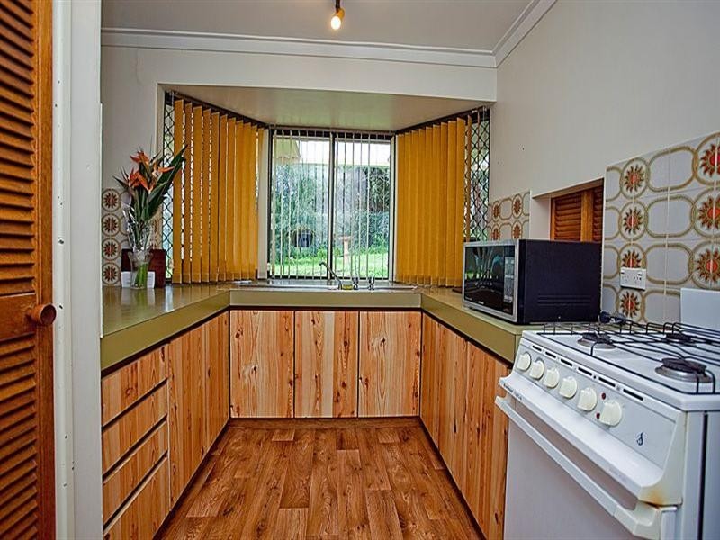 6 Nangkita Road, Kalamunda WA 6076