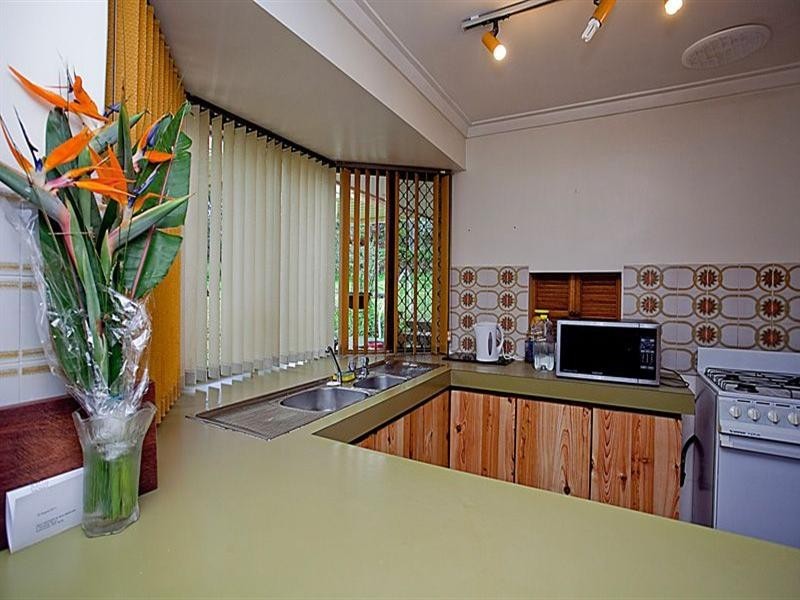 6 Nangkita Road, Kalamunda WA 6076