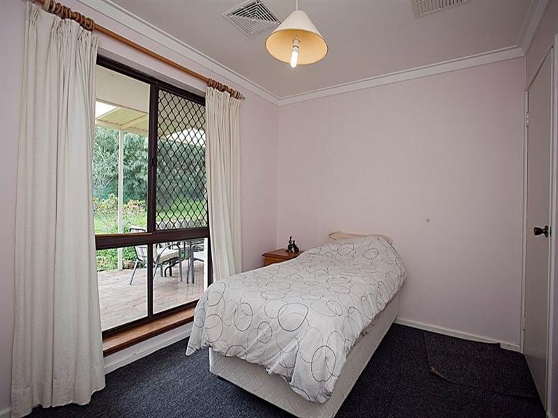 6 Nangkita Road, Kalamunda WA 6076