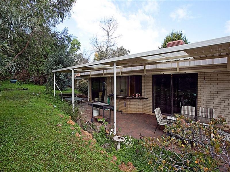 6 Nangkita Road, Kalamunda WA 6076