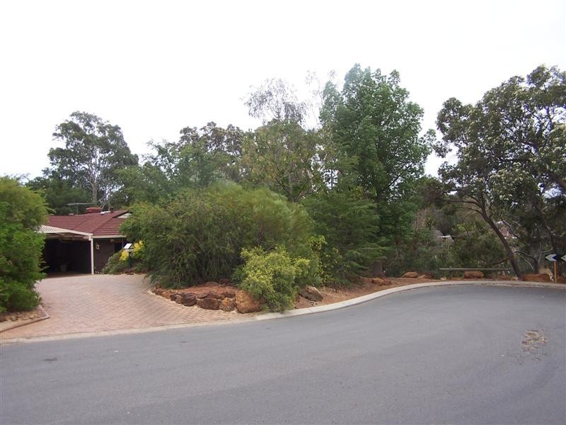 20 Scenic Drive, Maida Vale WA 6057