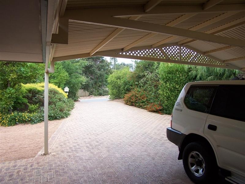 20 Scenic Drive, Maida Vale WA 6057