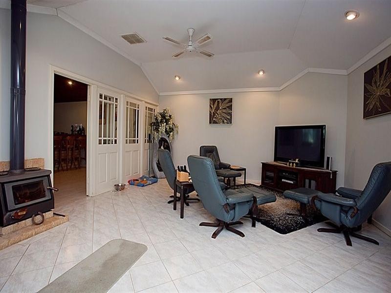 23 Cagney Way, Lesmurdie WA 6076