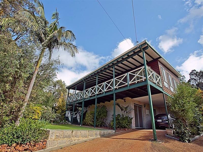 10 Valley Road, Kalamunda WA 6076