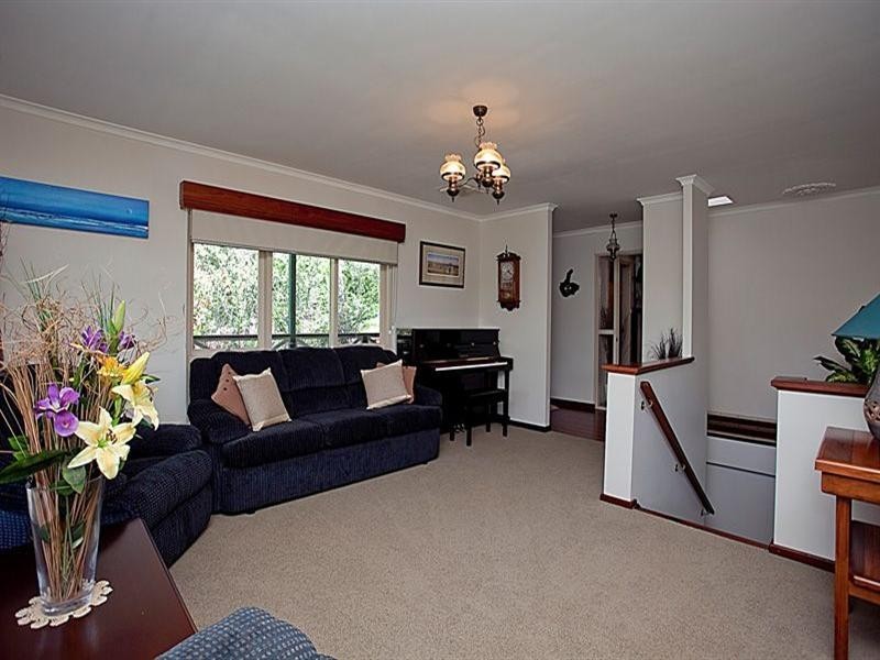 10 Valley Road, Kalamunda WA 6076