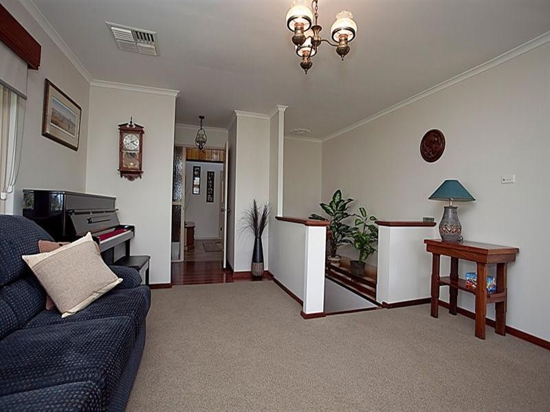 10 Valley Road, Kalamunda WA 6076