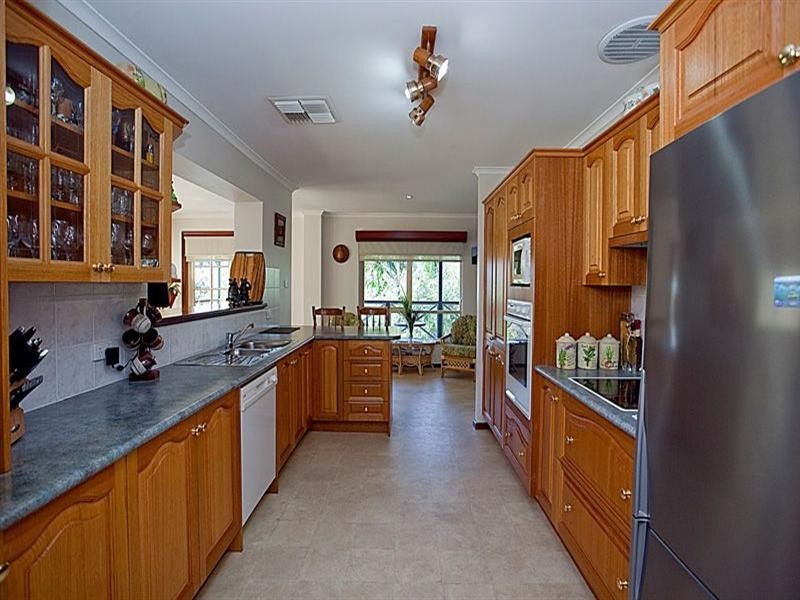 10 Valley Road, Kalamunda WA 6076