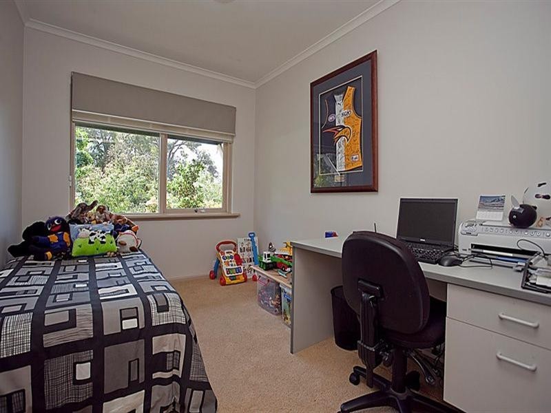 10 Valley Road, Kalamunda WA 6076