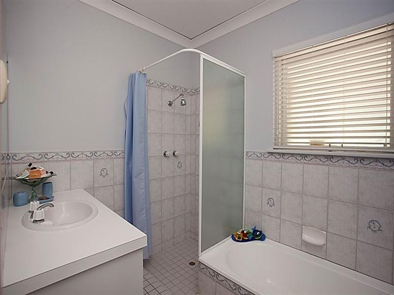 10 Valley Road, Kalamunda WA 6076