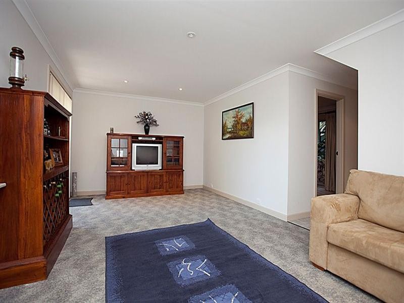 10 Valley Road, Kalamunda WA 6076