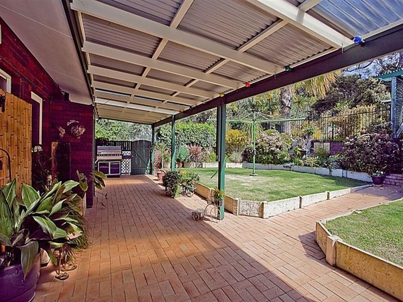 10 Valley Road, Kalamunda WA 6076